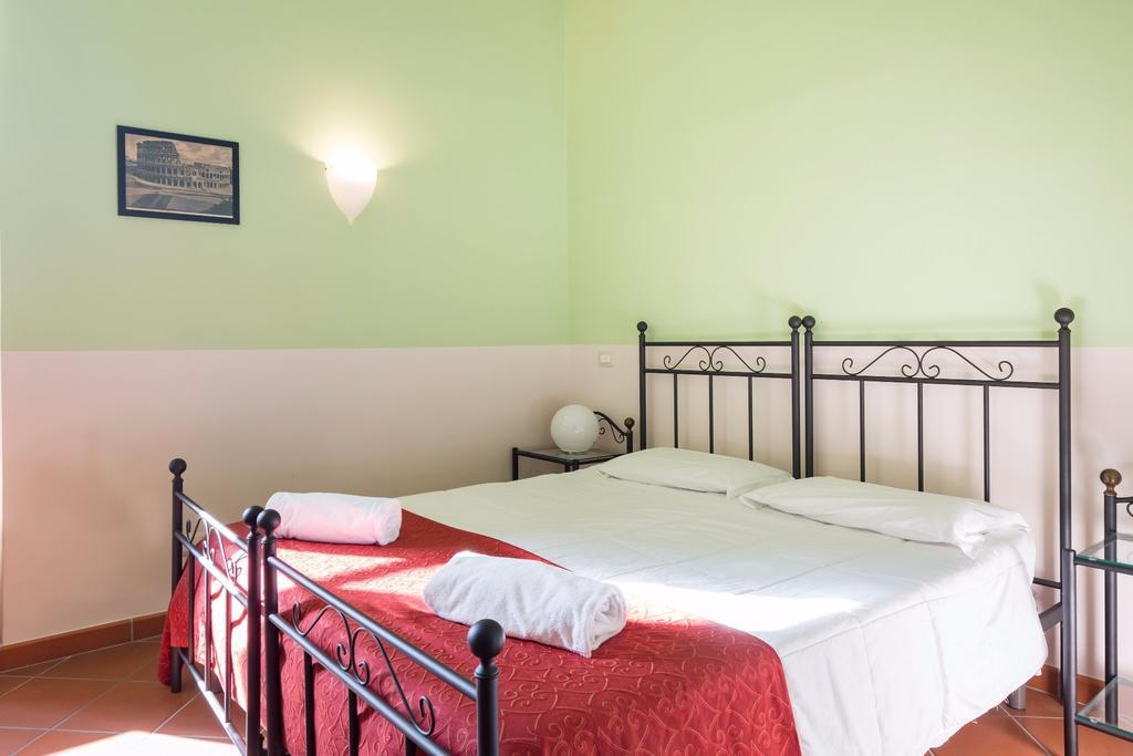 Bed and Breakfast Domus Sessoriana à Rome Extérieur photo