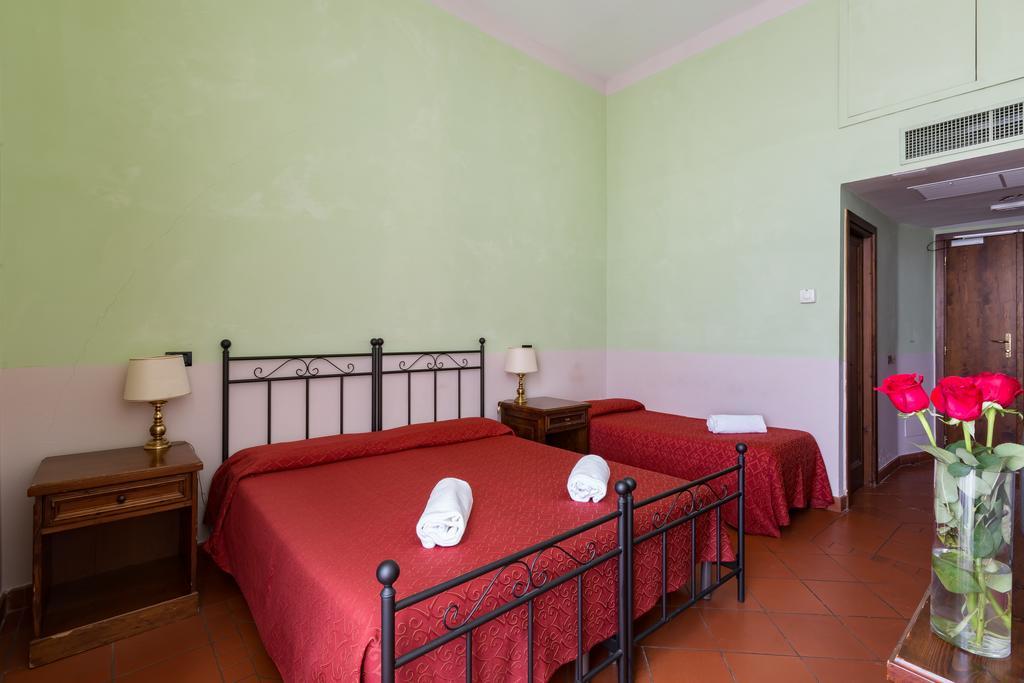 Bed and Breakfast Domus Sessoriana à Rome Extérieur photo