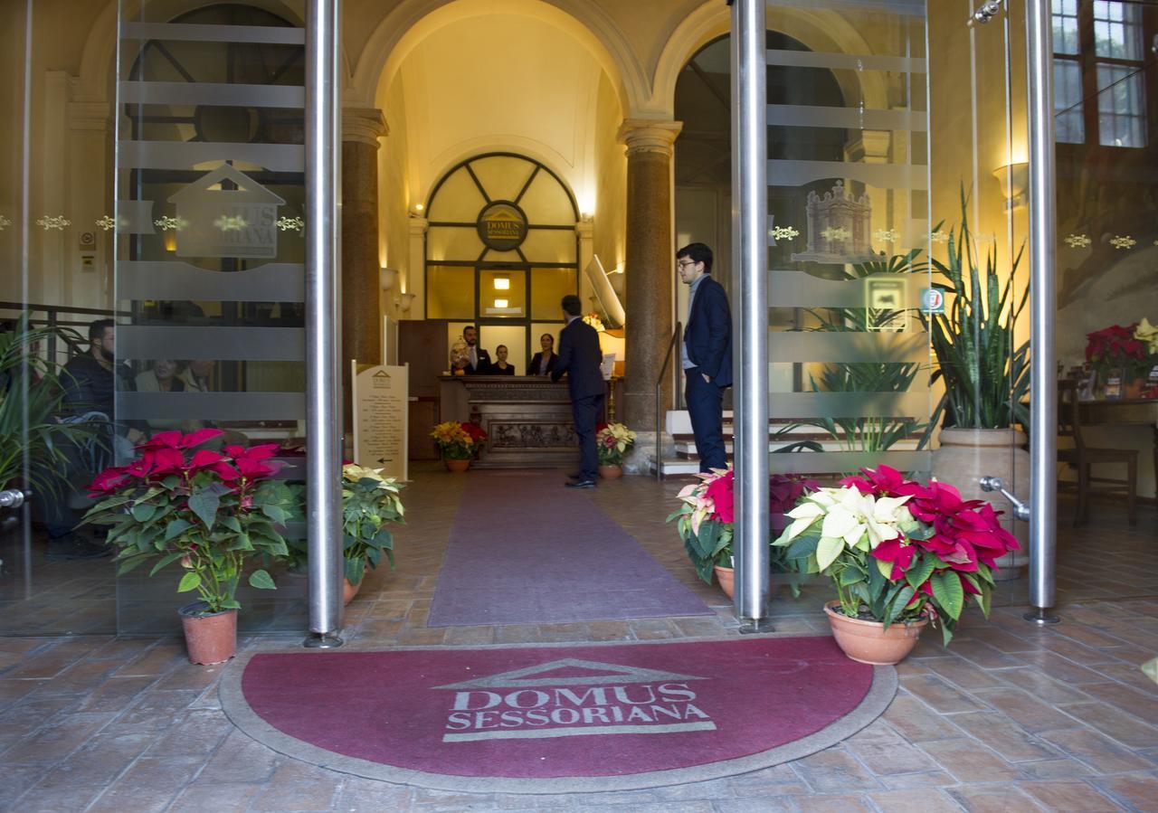 Bed and Breakfast Domus Sessoriana à Rome Extérieur photo