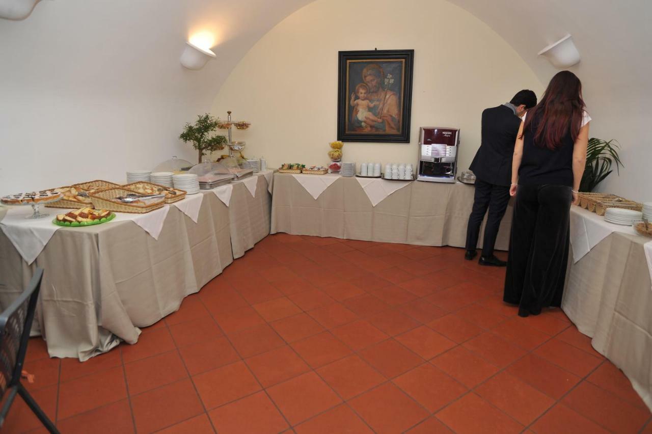 Bed and Breakfast Domus Sessoriana à Rome Extérieur photo