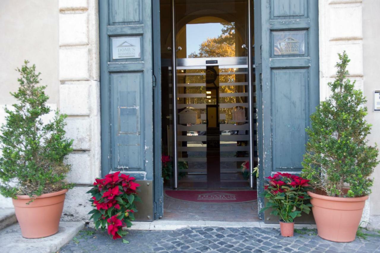 Bed and Breakfast Domus Sessoriana à Rome Extérieur photo