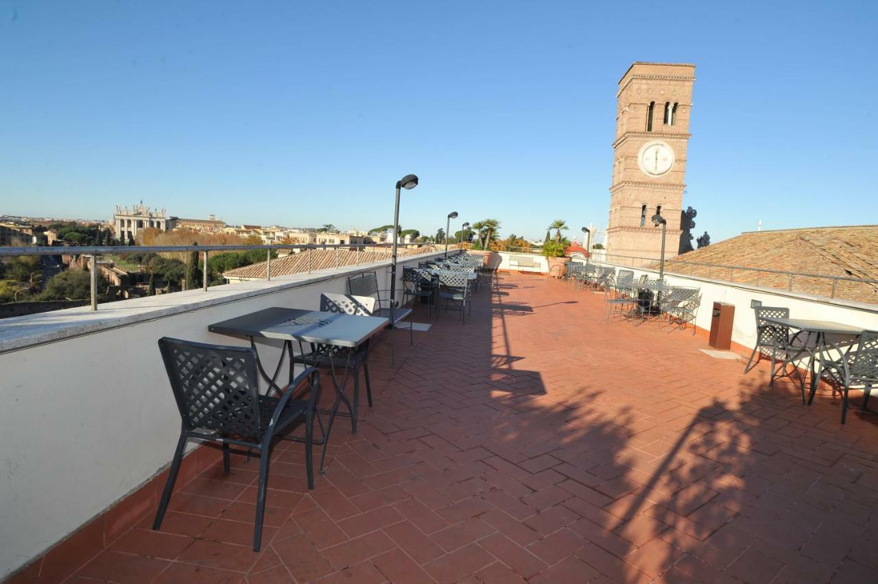 Bed and Breakfast Domus Sessoriana à Rome Extérieur photo
