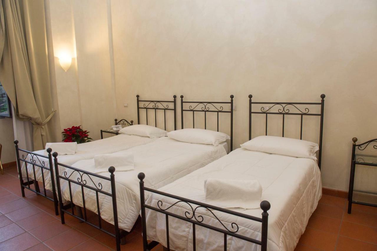 Bed and Breakfast Domus Sessoriana à Rome Extérieur photo